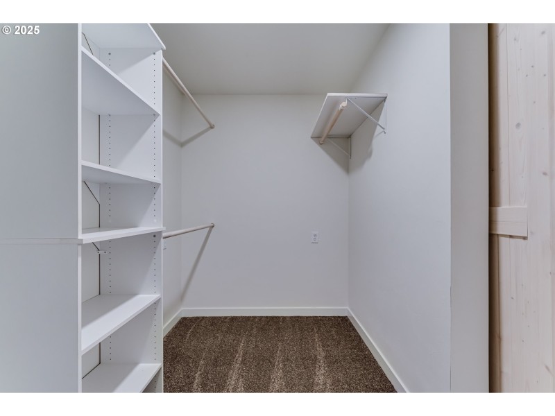 Bedroom, Primary