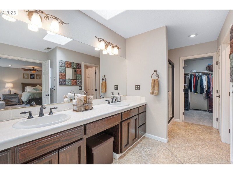 Bathroom, Attached