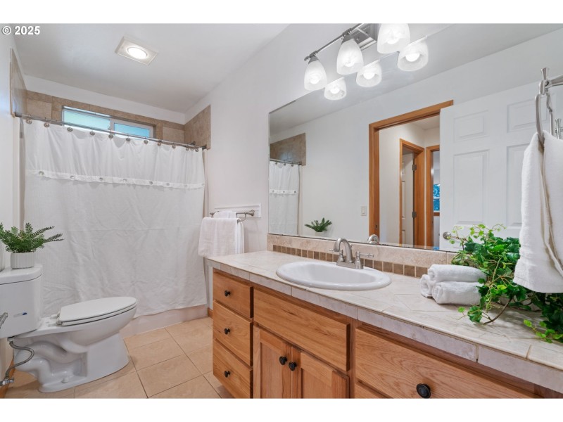 Bathroom, Attached