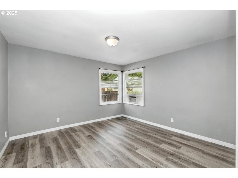 Bedroom, Primary
