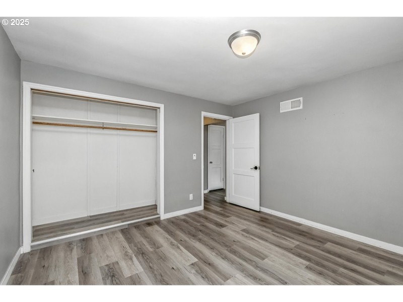 Bedroom, Primary