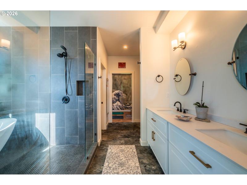 Owner's Suite Bathroom