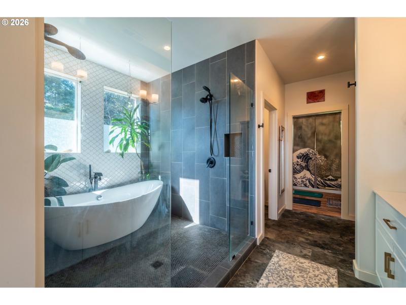 Owner's Suite Bathroom