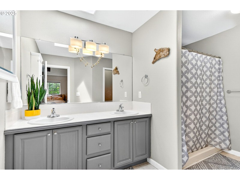 Bathroom, Attached