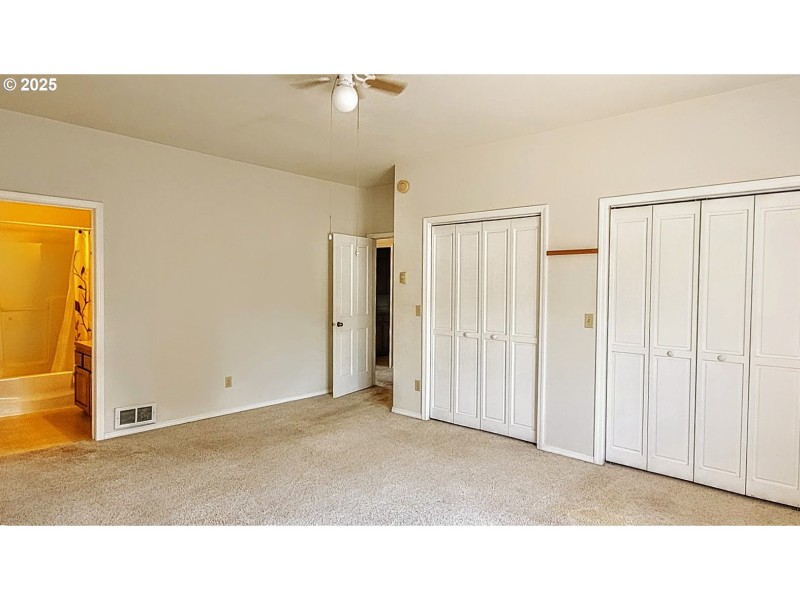 Bedroom, Primary