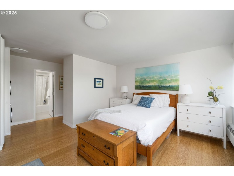 Bedroom, Primary