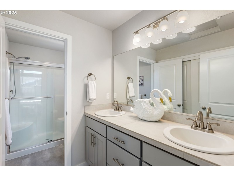 Bathroom, Attached