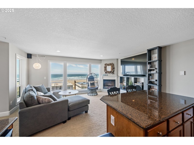 Kitchen/Living Room