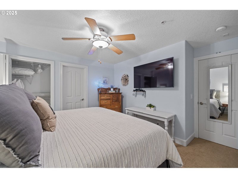 Bedroom, Primary