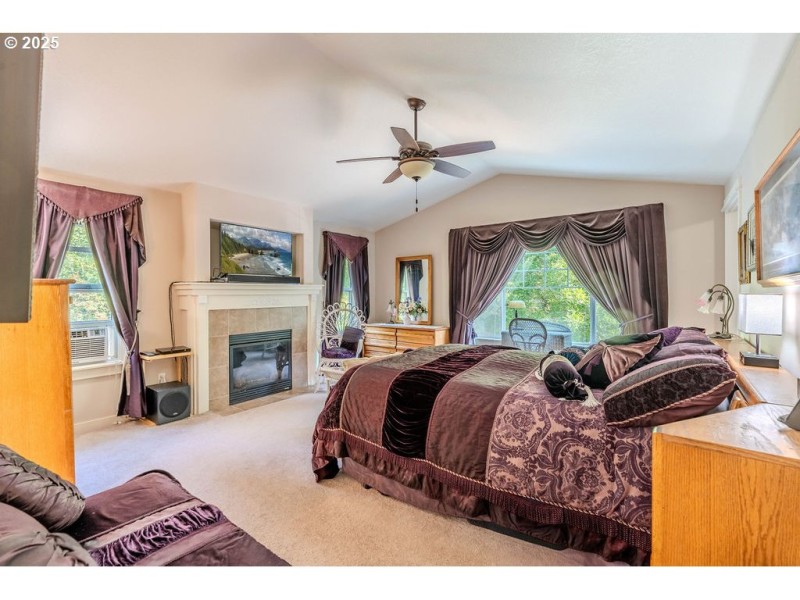 Bedroom, Primary
