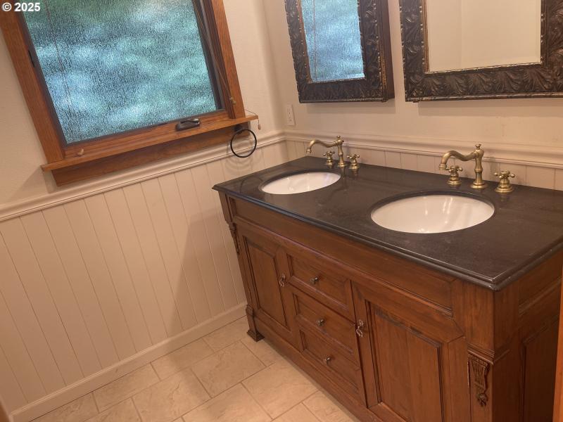 Bedroom, Owner's Suite