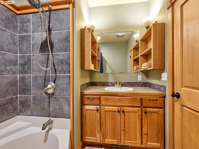Owner's Suite Bathroom