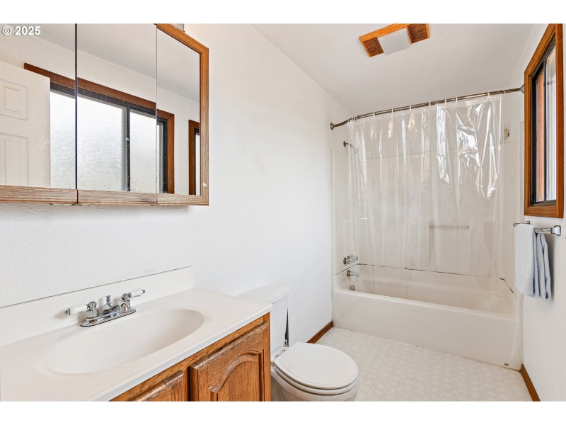 Owner's Suite Bathroom
