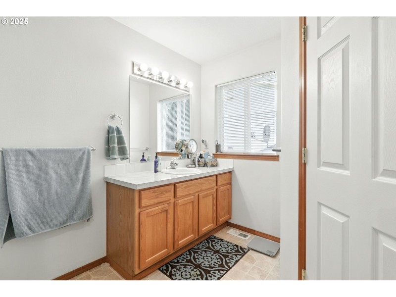 Bathroom, Attached