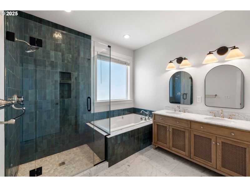 Owner's Suite Bathroom