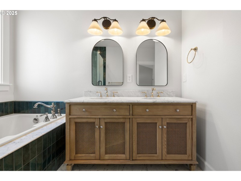 Owner's Suite Bathroom