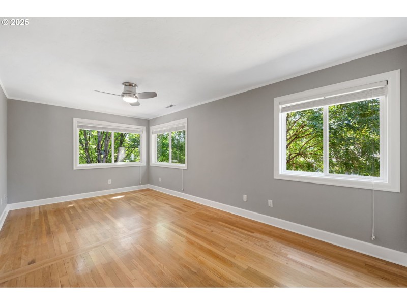 Bedroom, Primary