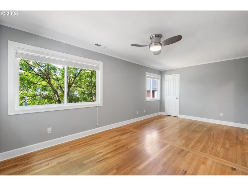 Bedroom, Primary
