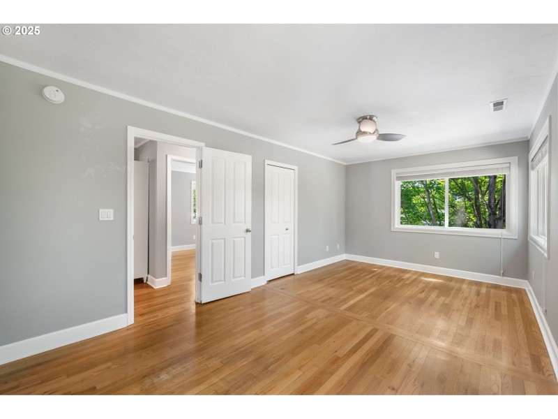 Bedroom, Primary
