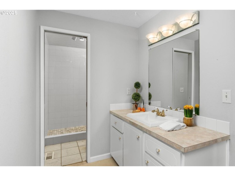 Bathroom, Attached