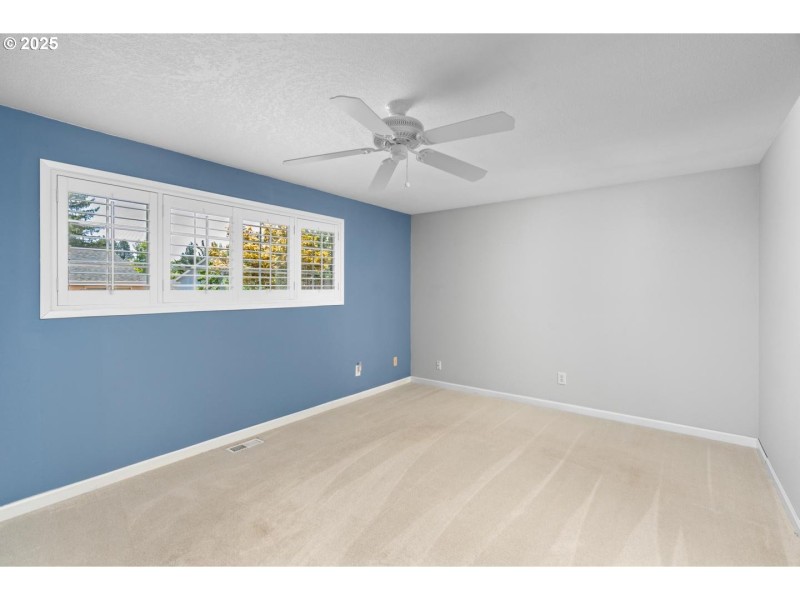 Bedroom, Primary