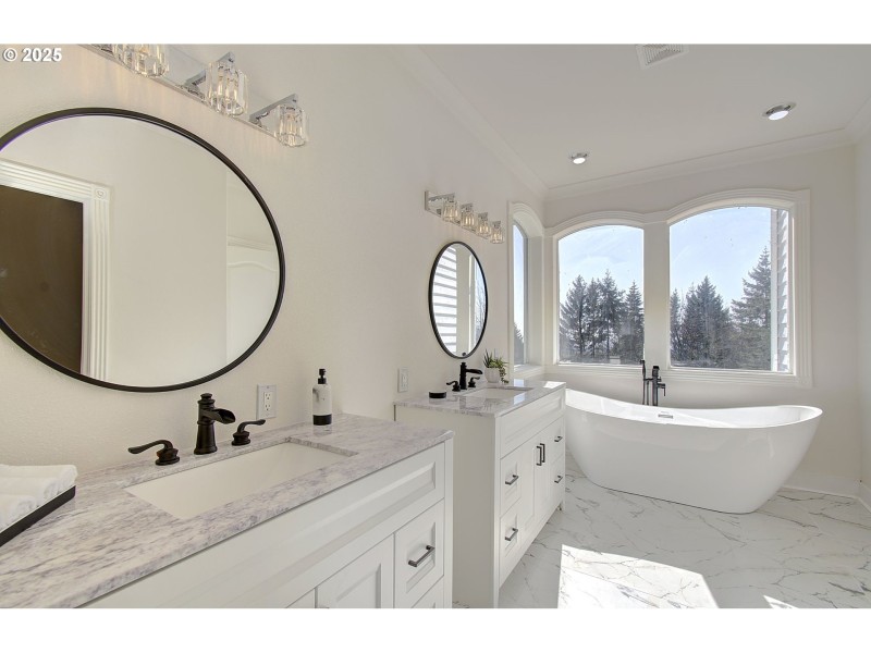 Bedroom, Owner's Suite