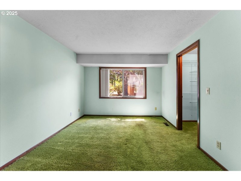 Bedroom, Primary