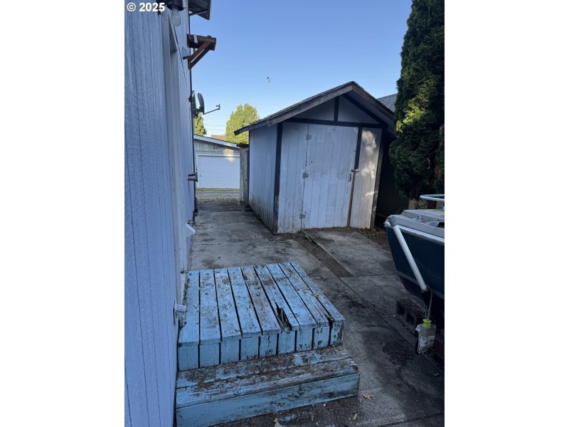 Shed