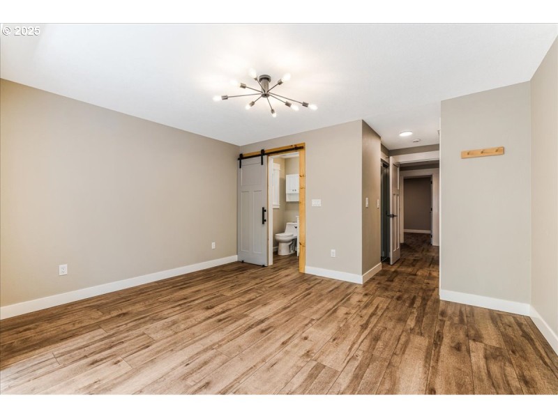 Bedroom, Primary