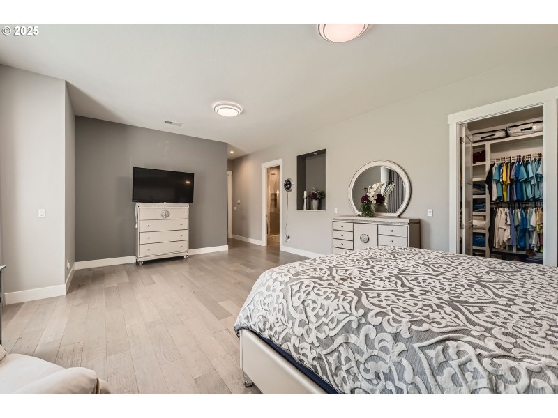 Bedroom, Primary
