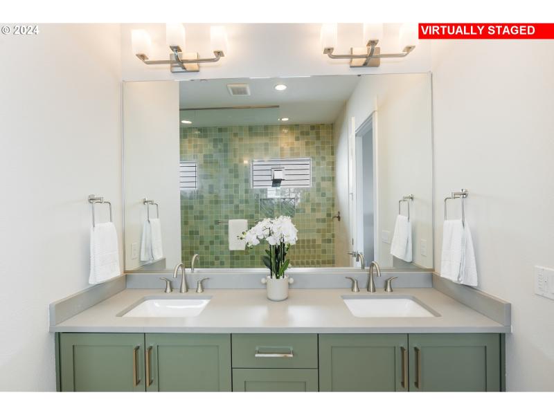 Owner's Suite Bathroom
