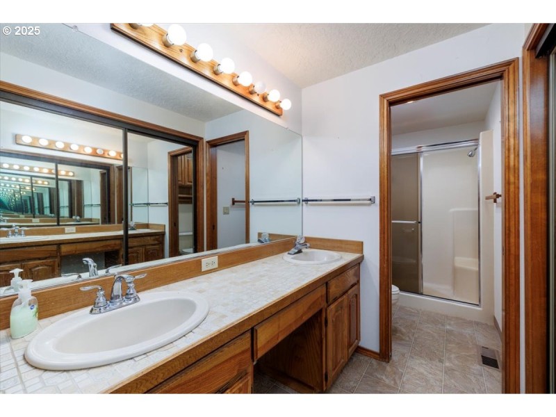 Owner's Suite Bathroom