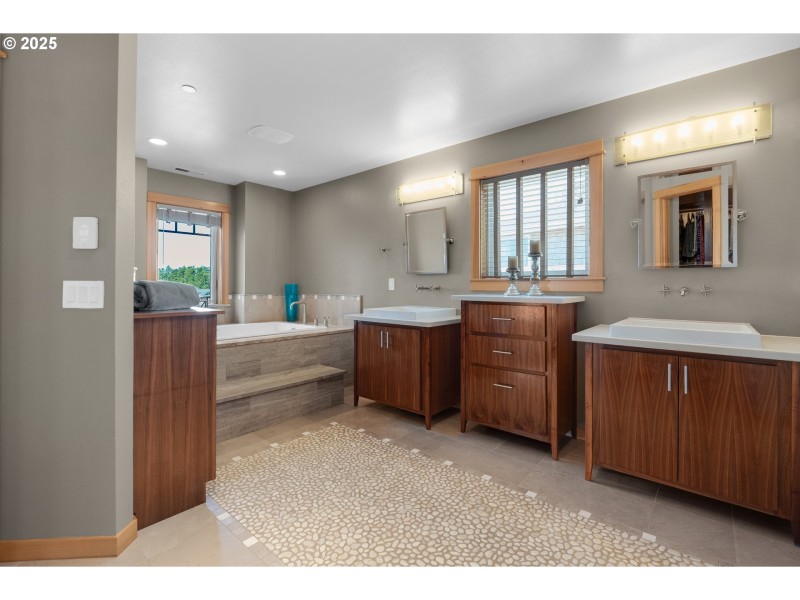 Bathroom, Attached