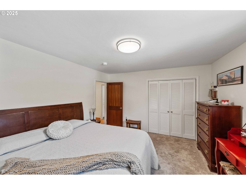 Bedroom, Primary