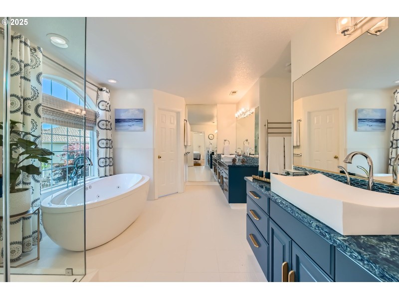 Bathroom, Attached