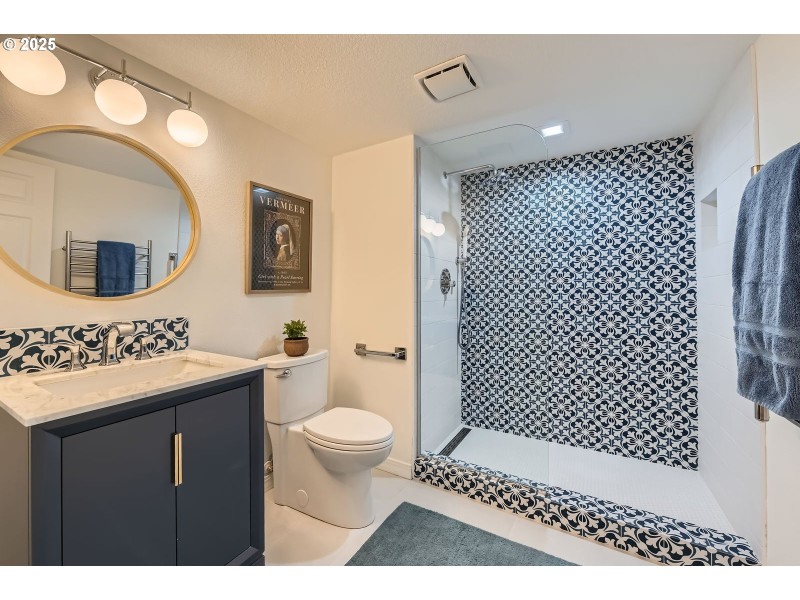 Bathroom, Attached