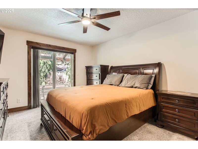Bedroom, Primary