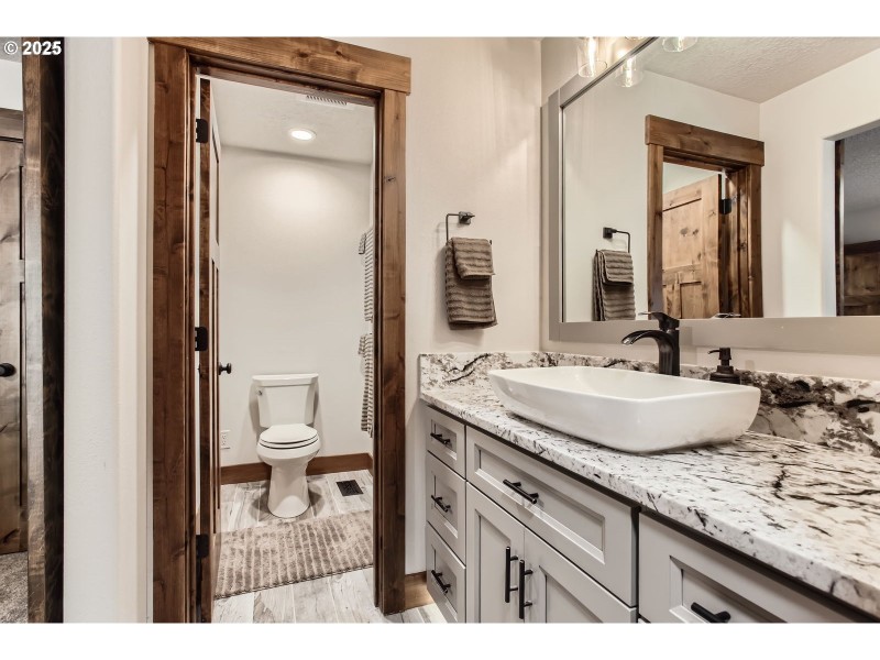 Bathroom, Attached
