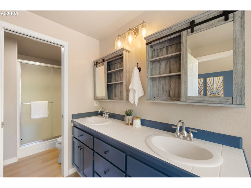 Bathroom, Attached
