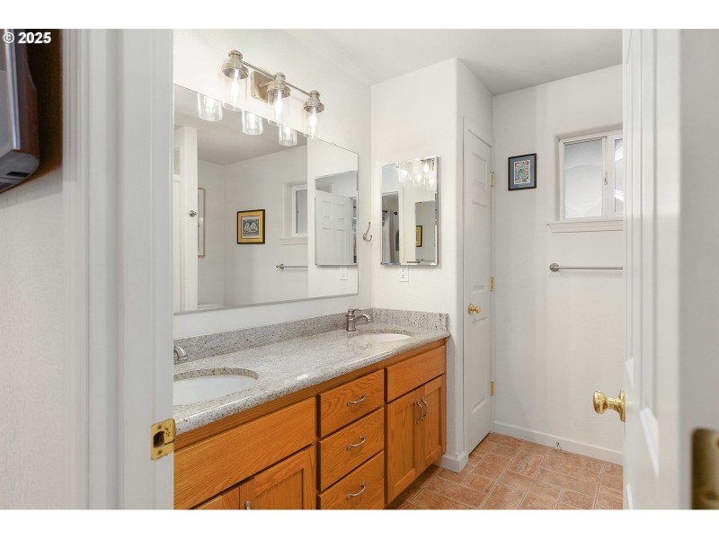 Owner's Suite Bathroom