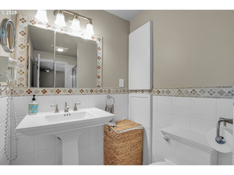 Owner's Suite Bathroom