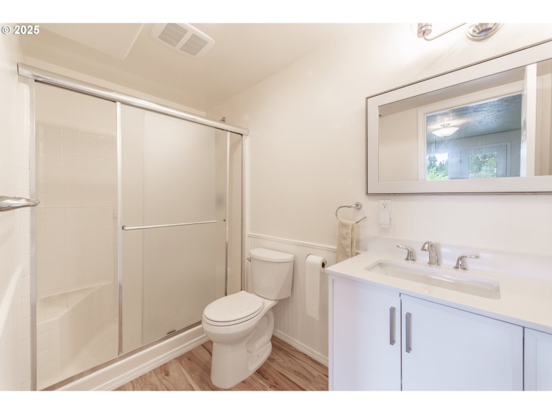 Bathroom, Attached