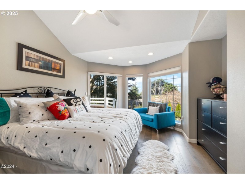 Bedroom, Primary