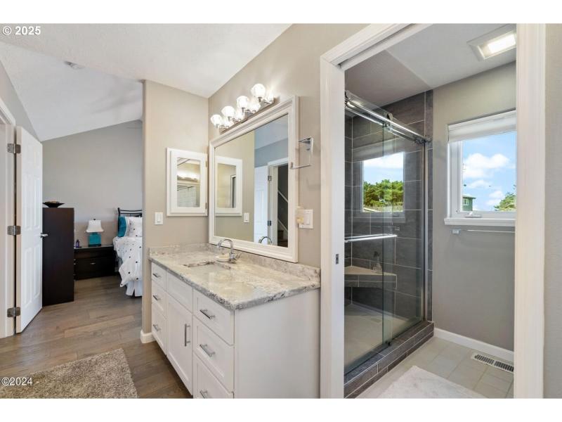 Bathroom, Attached