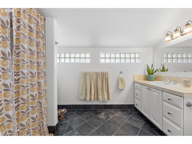 Owner's Suite Bathroom