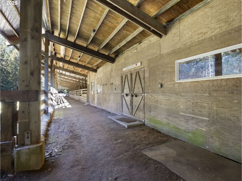 Barn