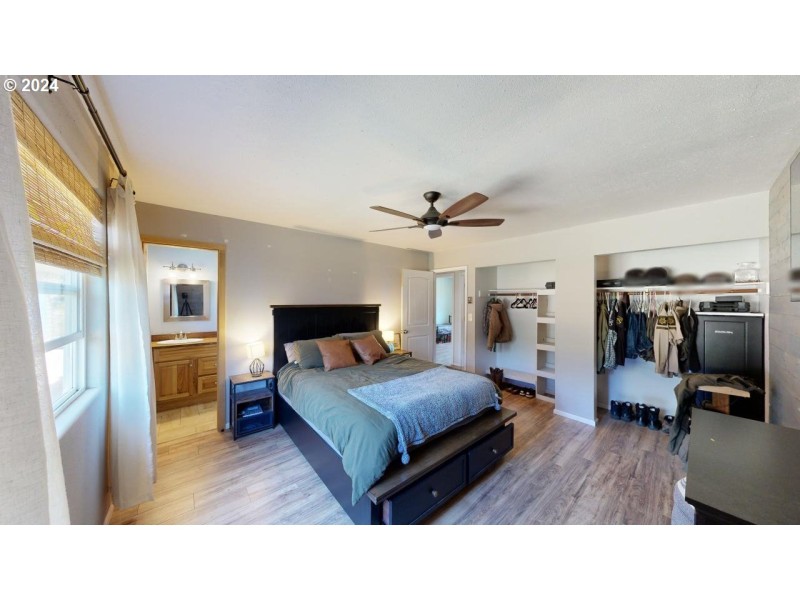 Bedroom, Primary
