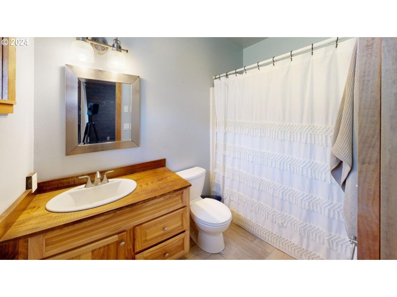Bathroom, Attached