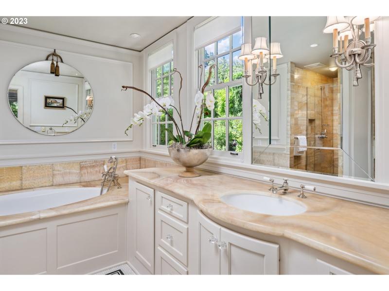 Owner's Suite Bathroom