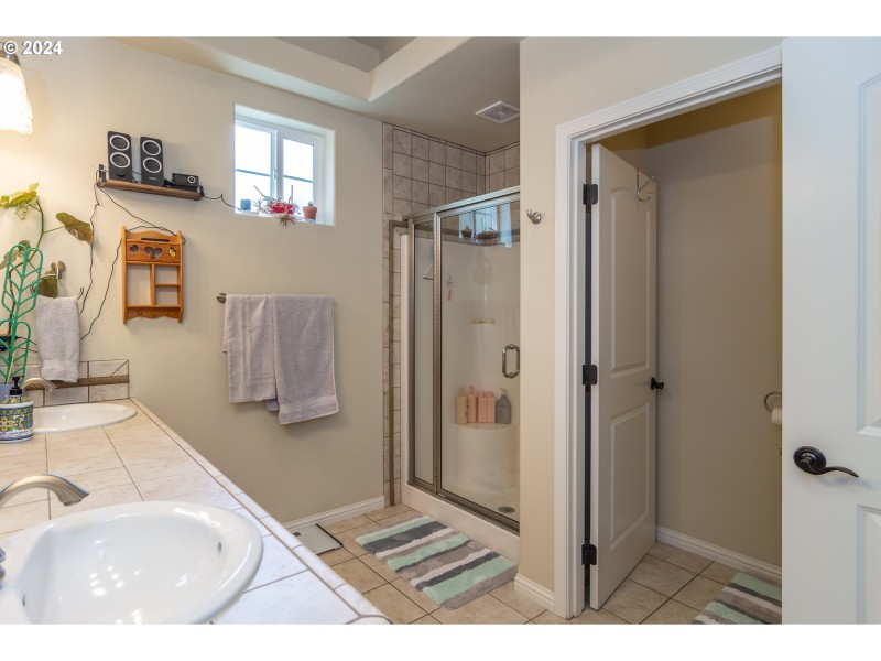 Owner's Suite Bathroom